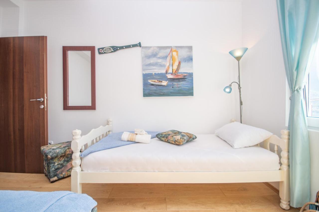 Apartmani Mrsic Risan Ngoại thất bức ảnh