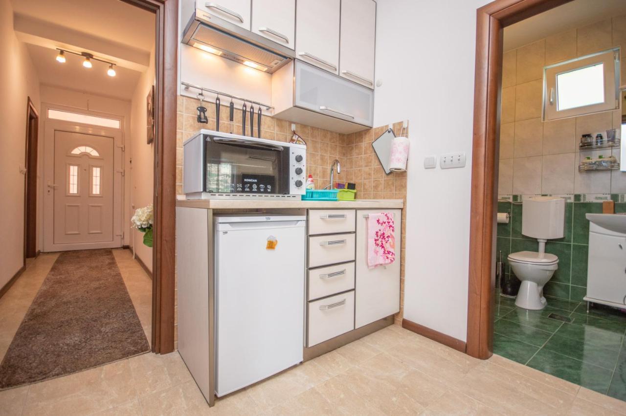 Apartmani Mrsic Risan Ngoại thất bức ảnh